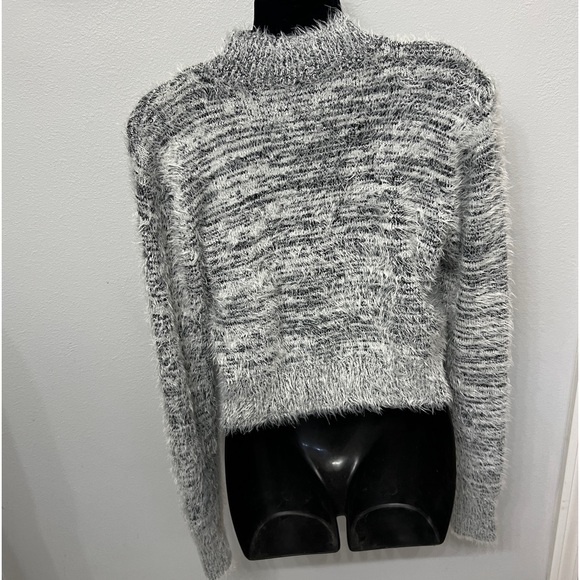NWT Express Fuzzy Cropped Grey Sweater - Picture 2 of 8